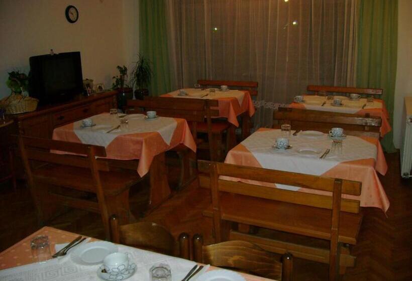 هتل Guest House Robi