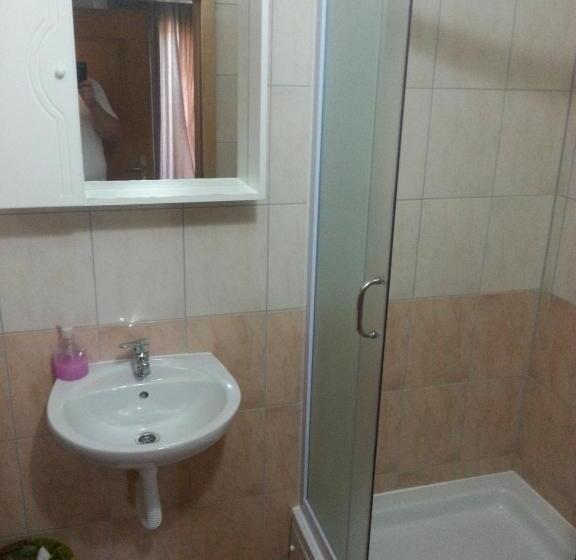 هتل Guest House Robi