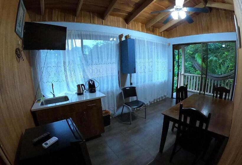 هتل Laureles Collection Uvita   Cabinas Los Laureles