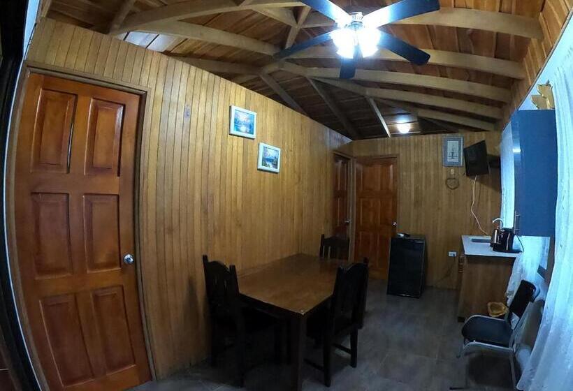 هتل Laureles Collection Uvita   Cabinas Los Laureles