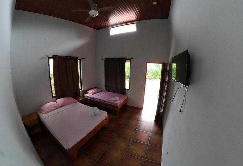 هتل Laureles Collection Uvita   Cabinas Los Laureles