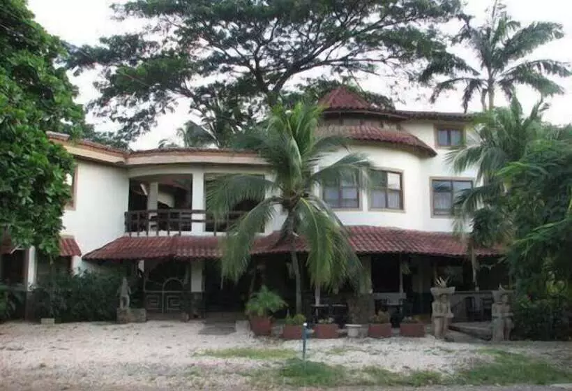 هتل Mamiri