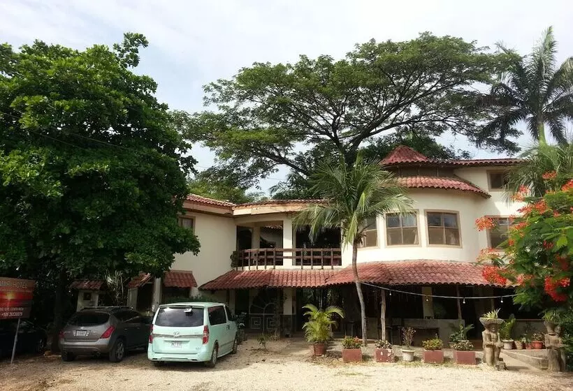 هتل Mamiri