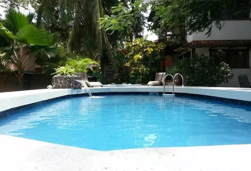 هتل Mamiri