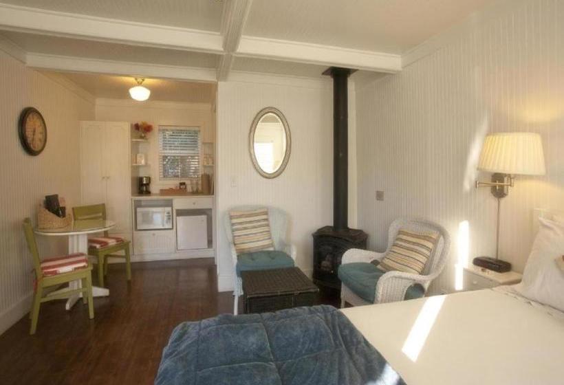 هتل Mcbee Cottages