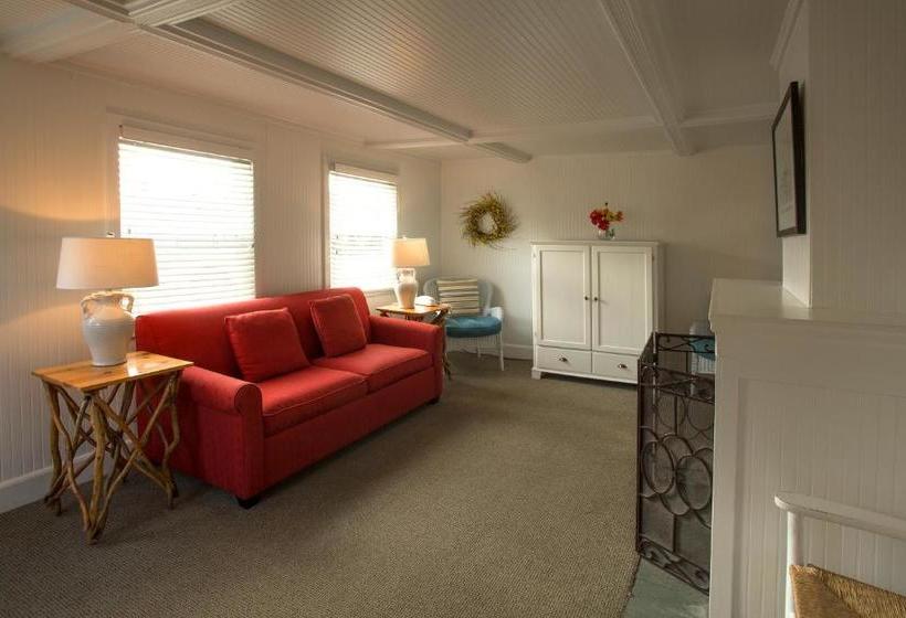 هتل Mcbee Cottages