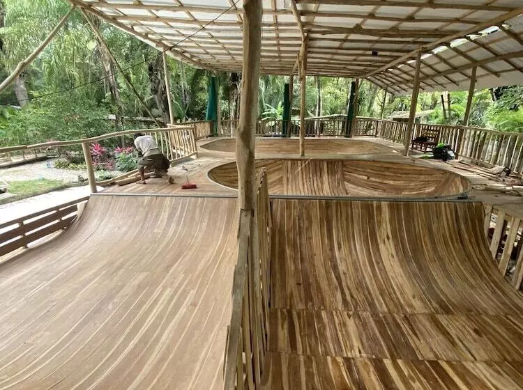 Hotelli Pacifica Surf Studios