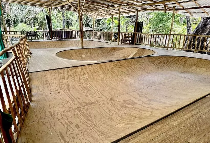 Hotelli Pacifica Surf Studios