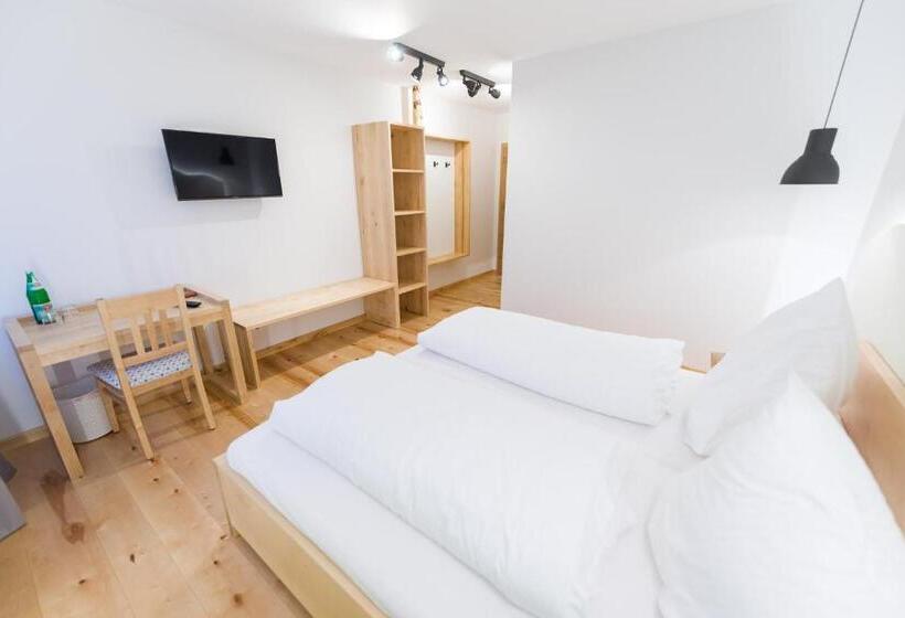 בית מלון כפרי Rhönhof