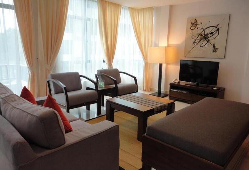 בית מלון כפרי Samsuria Beach Resort & Residence