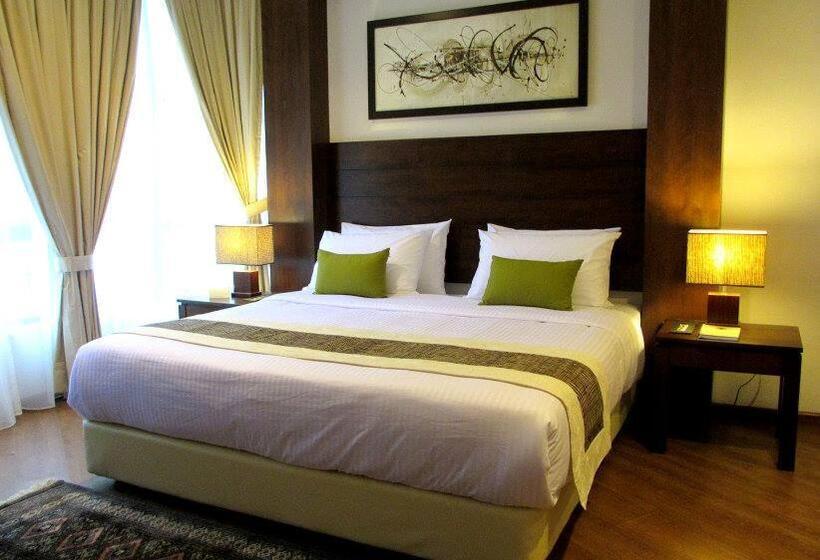 בית מלון כפרי Samsuria Beach Resort & Residence