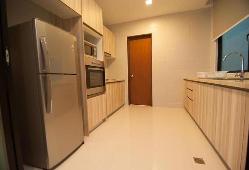 בית מלון כפרי Samsuria Beach Resort & Residence