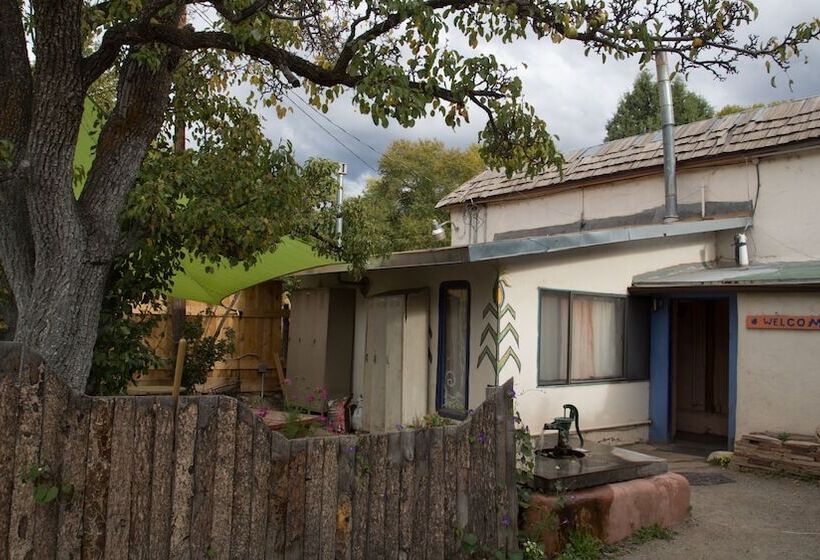 酒店 Snowmansion Taos Adventure Lodge