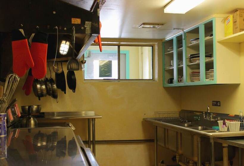 酒店 Snowmansion Taos Adventure Lodge