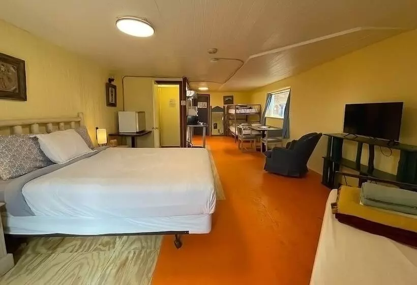 Hotelli Snowmansion Taos Adventure Lodge
