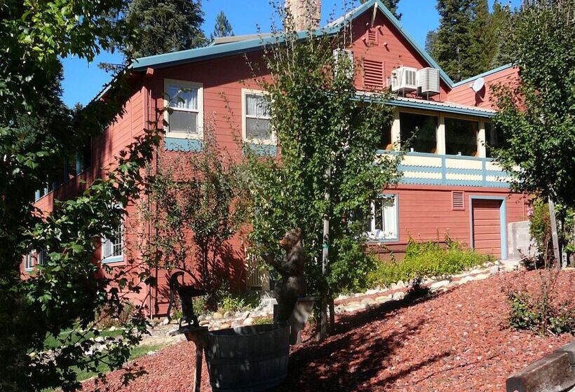 فندق Strawberry Inn