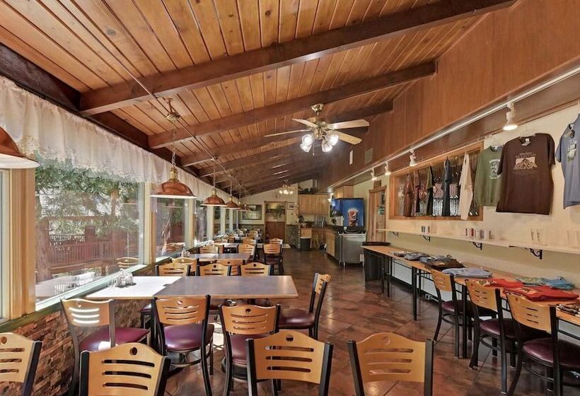 فندق Strawberry Inn