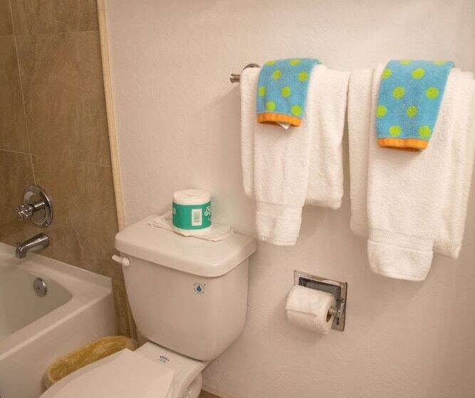 فندق Strawberry Inn