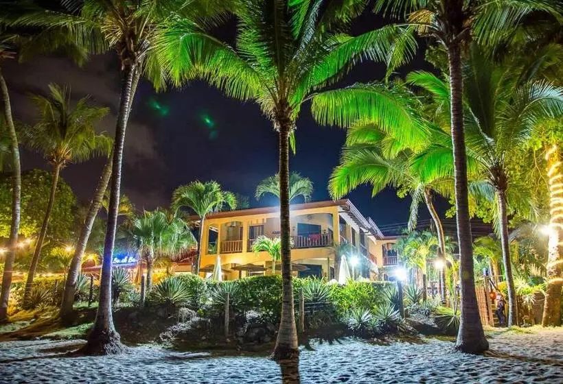 Hotelli The Backyard Beachfront