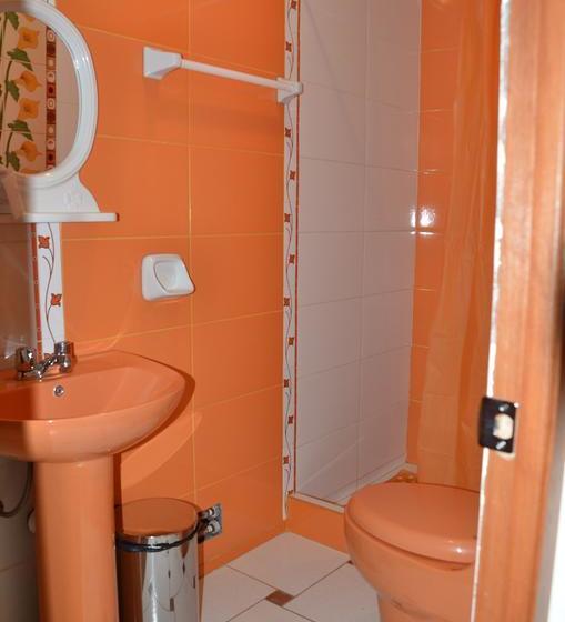 簡易ホテル Sariri