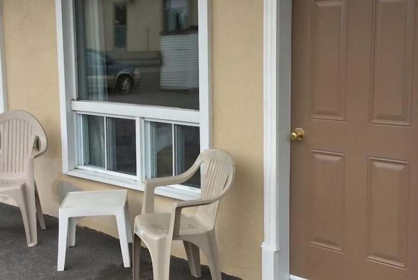 בית מלון כפרי Auberge Du Lac Beauchamp