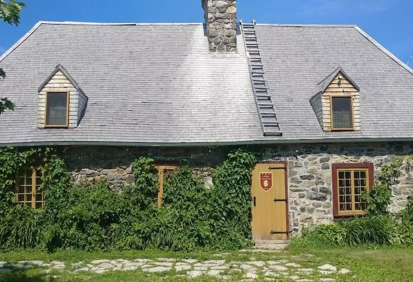 ホテル Auberge Le P Tit Bonheur   Hostel