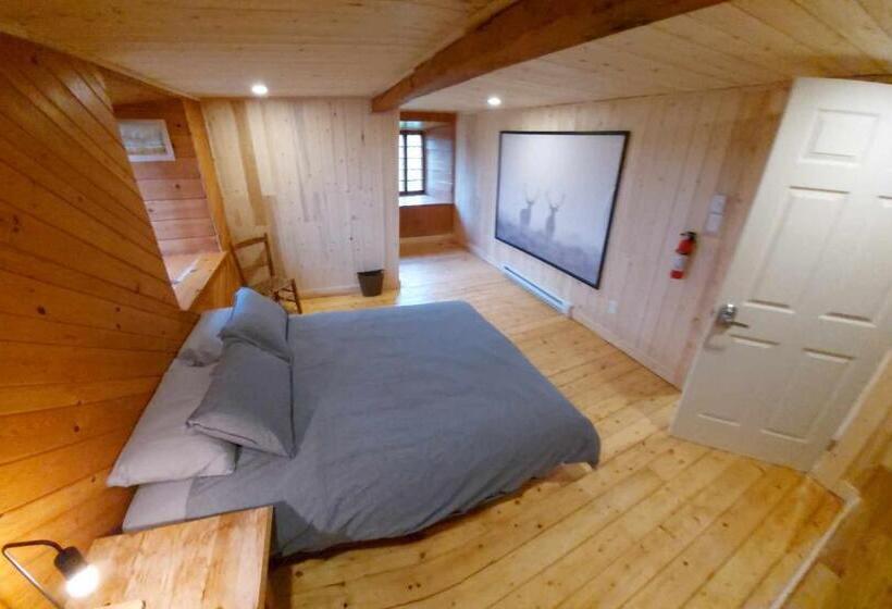 Отель Auberge Le P Tit Bonheur   Hostel