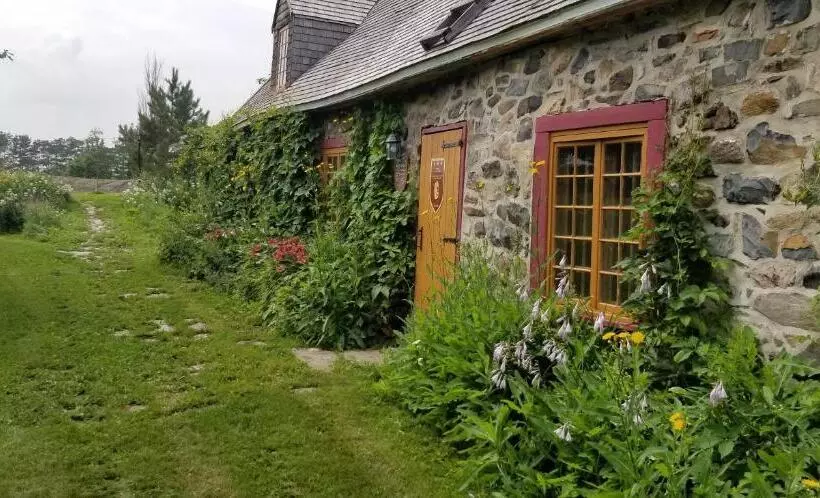 ホテル Auberge Le P Tit Bonheur   Hostel
