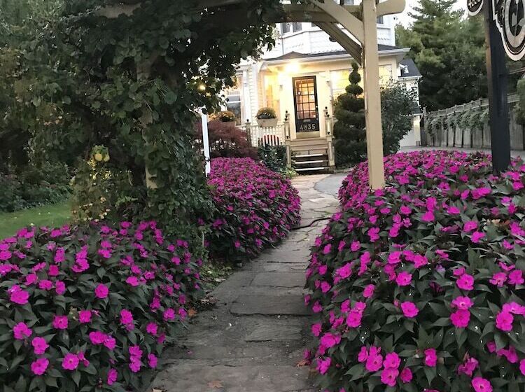 هتل Bedham Hall B&b