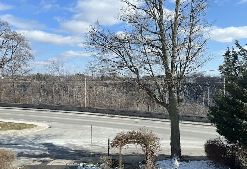 هتل Bedham Hall B&b