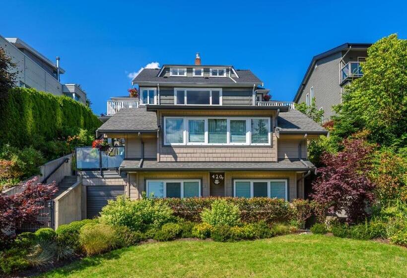 فندق Crystal S View Bed & Breakfast