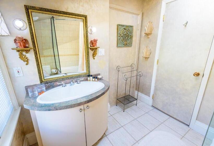 فندق Crystal S View Bed & Breakfast