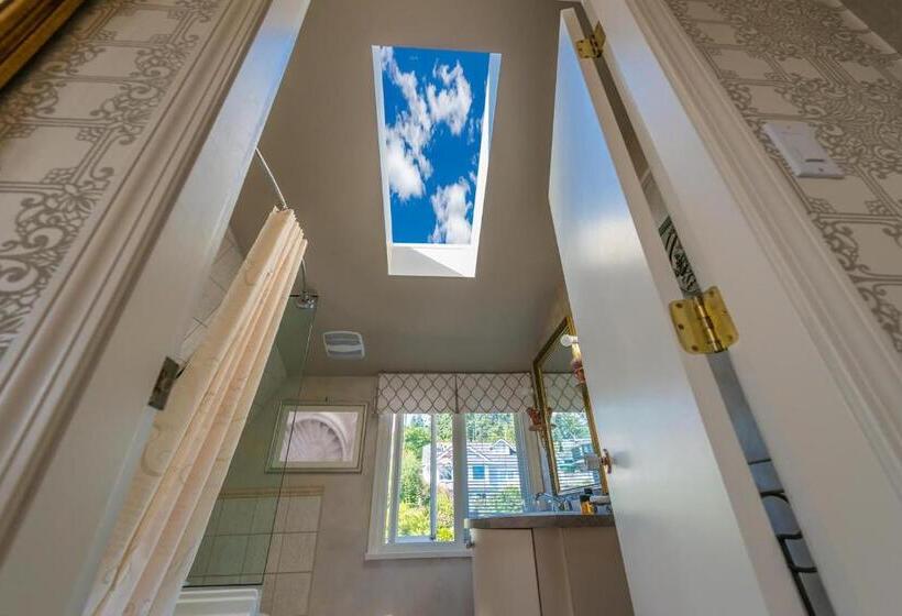 فندق Crystal S View Bed & Breakfast