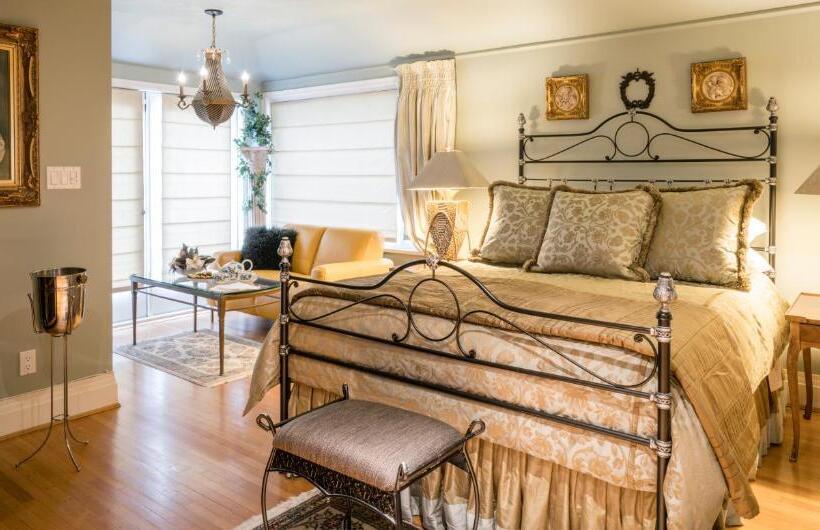 فندق Crystal S View Bed & Breakfast