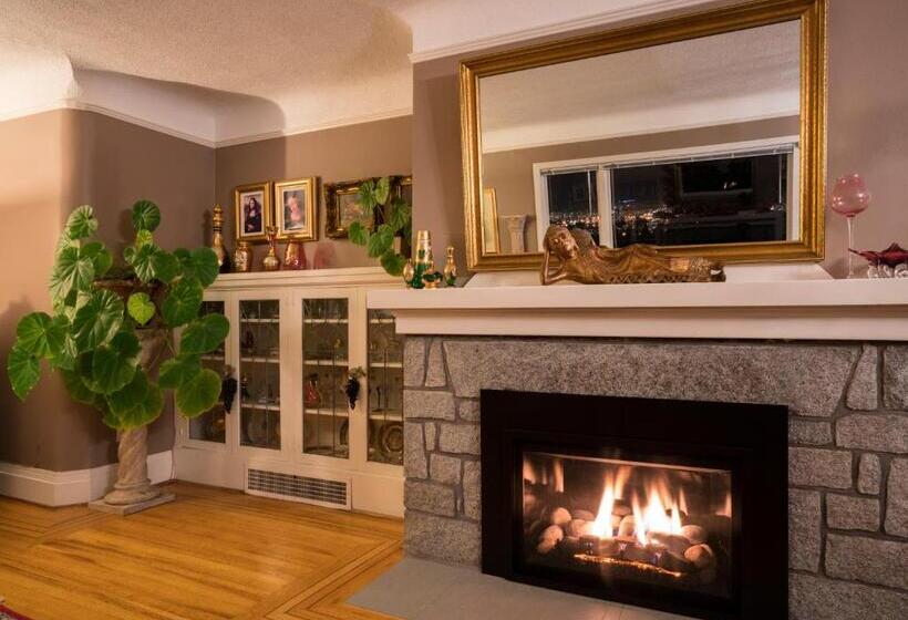 فندق Crystal S View Bed & Breakfast