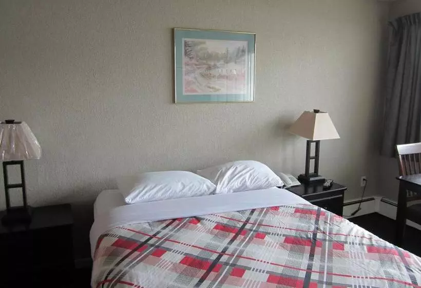 ホテル Hideaway Inn