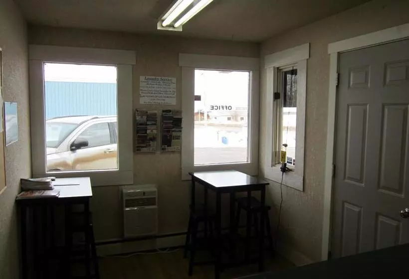 ホテル Hideaway Inn