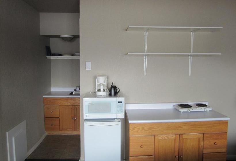 בית מלון כפרי Hideaway Inn