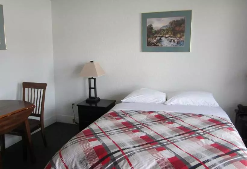 ホテル Hideaway Inn