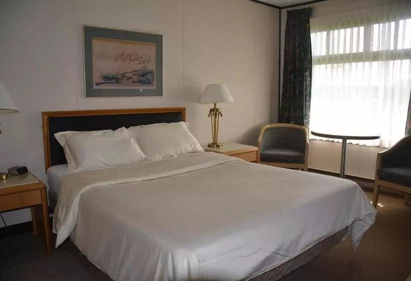 Hotelli Kc's Country Inn