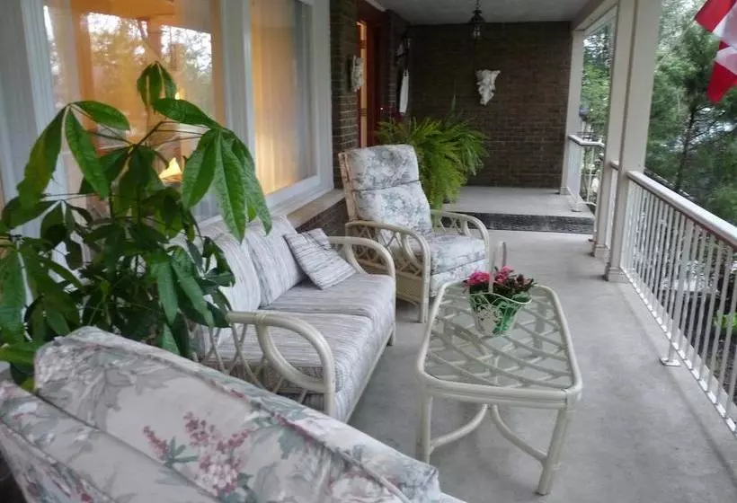 Hotelli Les Diplomates B&b Executive Guest House