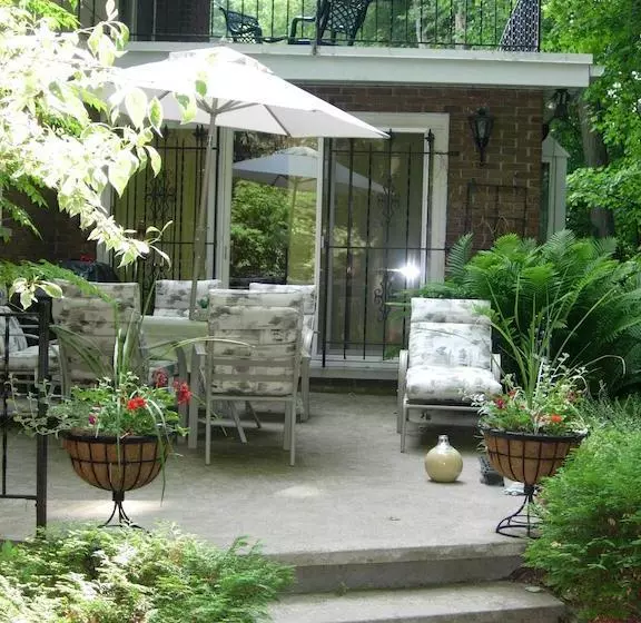 Hotelli Les Diplomates B&b Executive Guest House