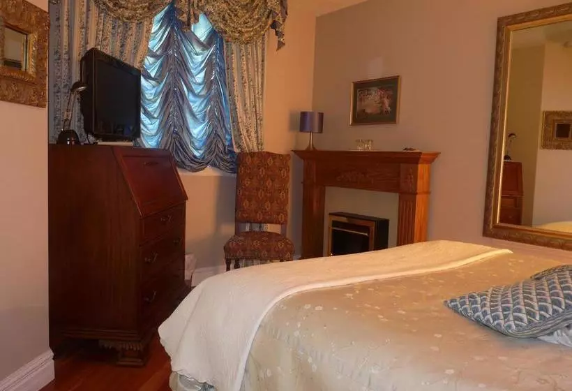 Hotelli Les Diplomates B&b Executive Guest House