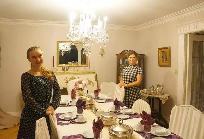 Hotelli Les Diplomates B&b Executive Guest House