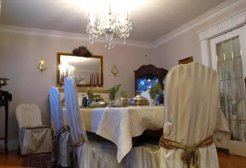 Hotelli Les Diplomates B&b Executive Guest House