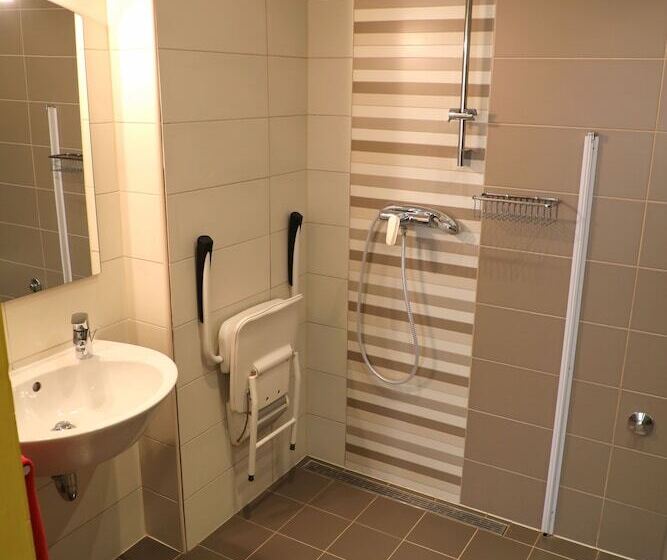 ホテル Maksimilian Osijek