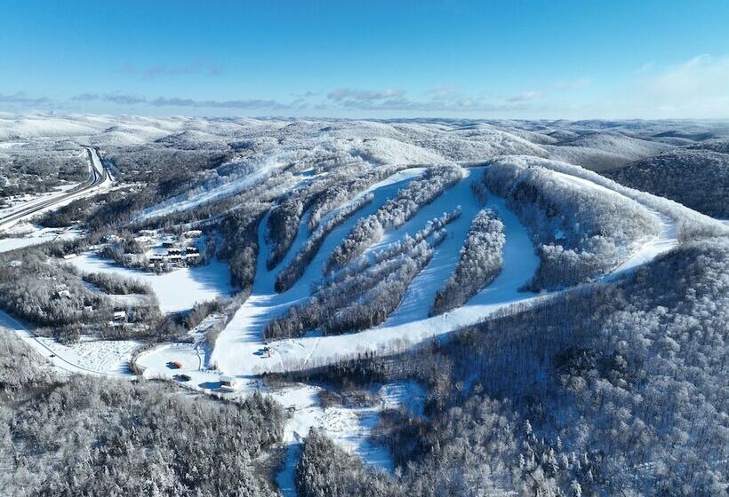 בית מלון כפרי Mont Blanc Hôtel & Condos