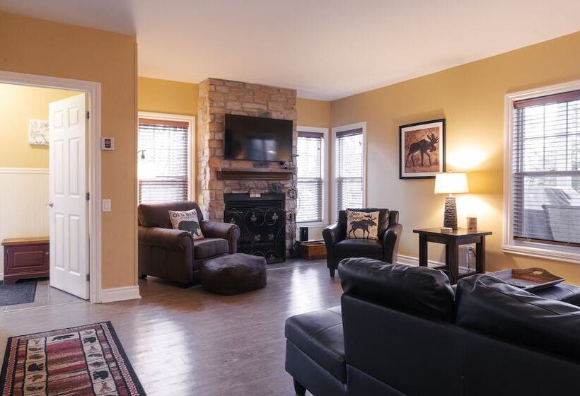 בית מלון כפרי Mont Blanc Hôtel & Condos