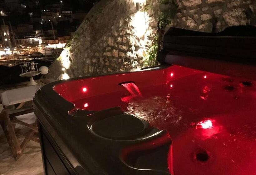 ホテル Portadelmare Deluxe Suites