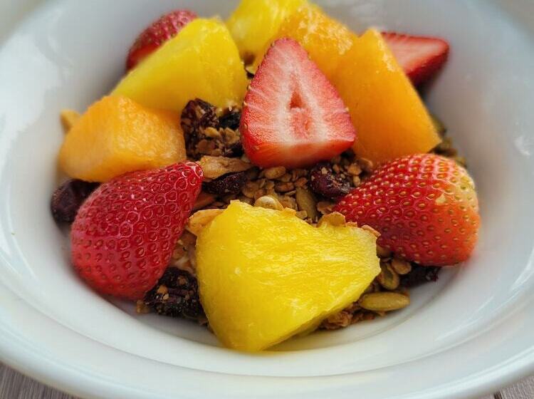 هتل Rowena's Inn On The River